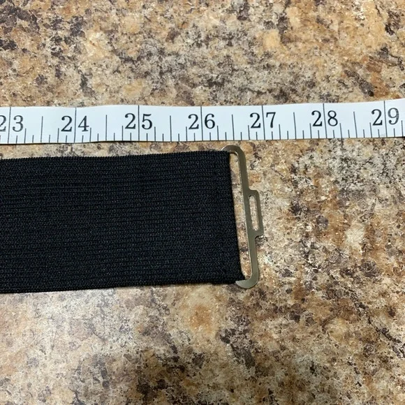 Vintage stretchy black belt 26.5 end to end with stretch - Picture 4 of 5